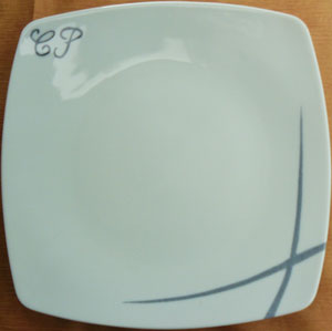 Assiette en porcelaine peinte main initiales